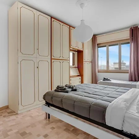 Cav9 - Large With Panoramic View - * ميلان
